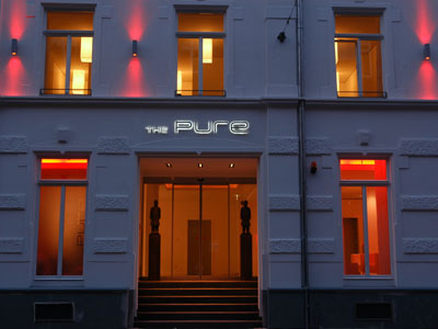 Frankfurt [Germany]: The Pure