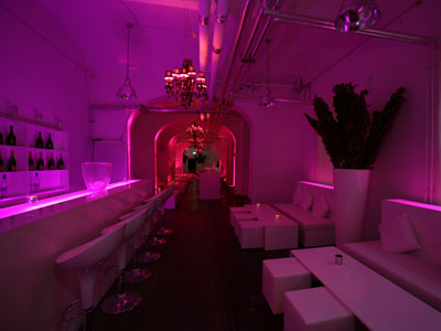 Frankfurt [Germany]: The Pure
