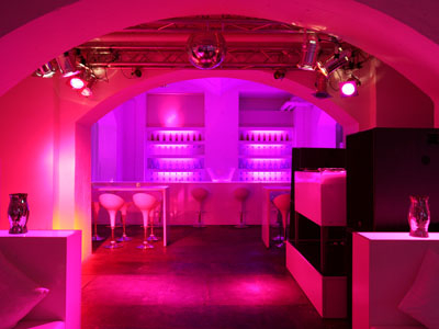 Frankfurt [Germany]: The Pure
