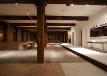 :  gallery