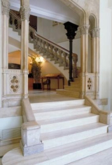 :  gallery