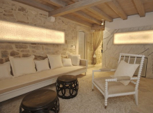 :  gallery