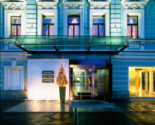 :  gallery