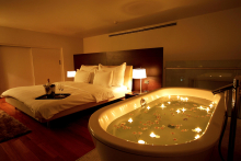 :  gallery