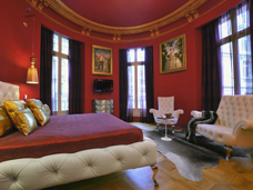 COVER PHOTO: HOTEL BANKE, PARIS