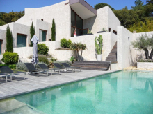 :  gallery