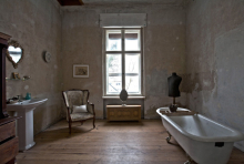 :  gallery