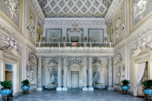 :  gallery
