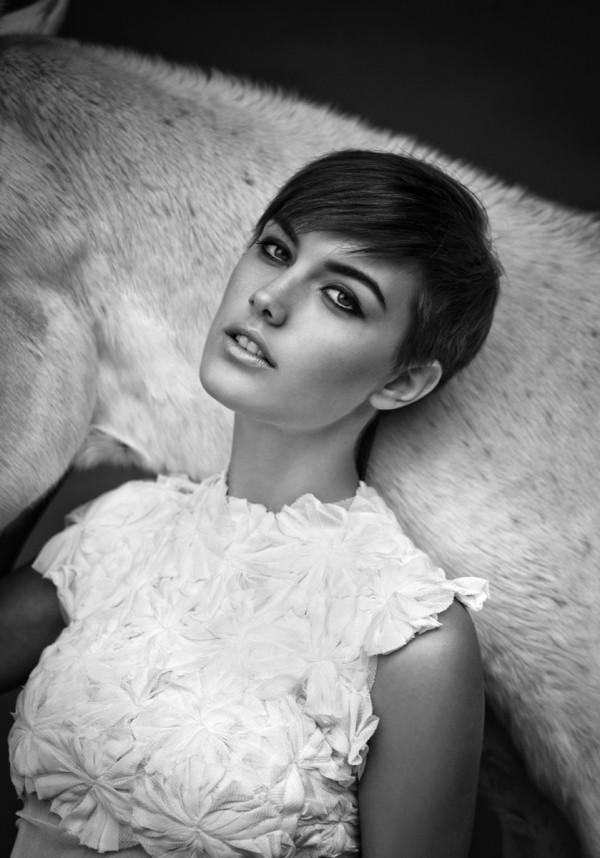  : Photographer: christoph köstlin, Styling: yvonne reichmuth , Hair + Make Up: rachel wolfisberg, Model: ronja f. (option), Photographers' Assistant: regina jäger 