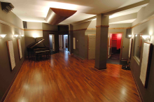:  gallery