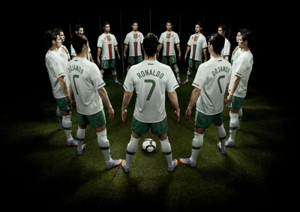 ECLIPSE CREATIVE RETOUCHING* 