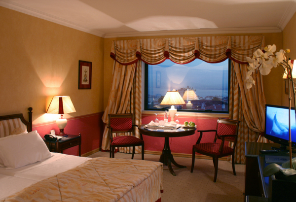 Dom Pedro Palace Hotel