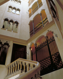:  gallery