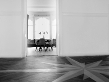 :  gallery