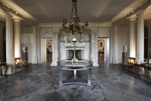 :  gallery