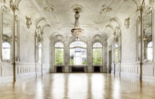 :  gallery