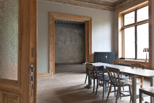 :  gallery
