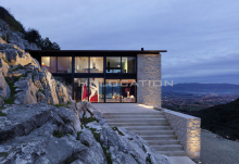 :  gallery