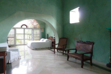 :  gallery