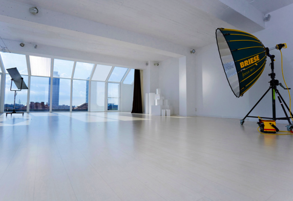 SPOT DAYLIGHT STUDIO BCN