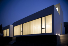 :  gallery