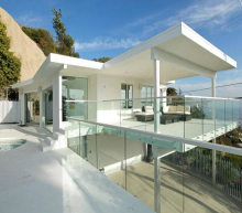 :  gallery