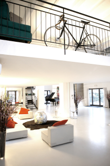 :  gallery