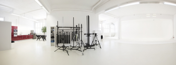 LIGHT + BYTE AG / RENTAL STUDIOS-EQUIPMENT-EVENT HALL	  