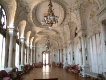 :  gallery