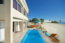 :  gallery