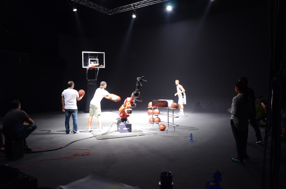 Four Studios Communication