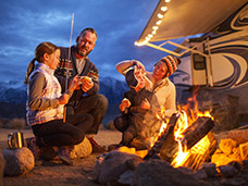 PEOPLE & LIFESTYLE PHOTOGRAPHY + MOTION