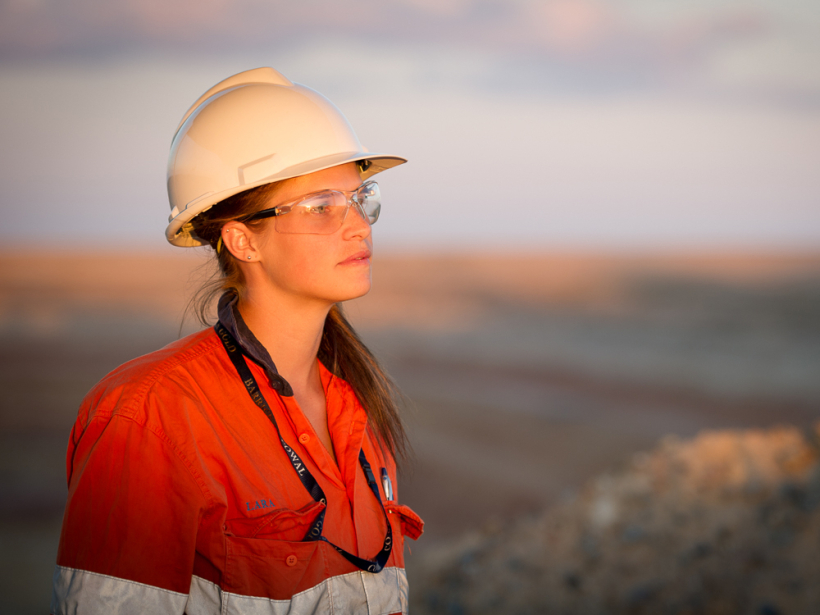 CORPORATE & INDUSTRIAL PHOTOGRAPHY + MOTION