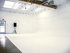 INTERNATIONAL RENTAL STUDIOS