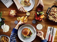 FOOD & DRINK PHOTOGRAPHY & MOTION