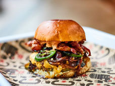 FOOD & DRINK PHOTOGRAPHY + MOTION