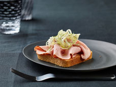 FOOD & DRINK PHOTOGRAPHY + MOTION