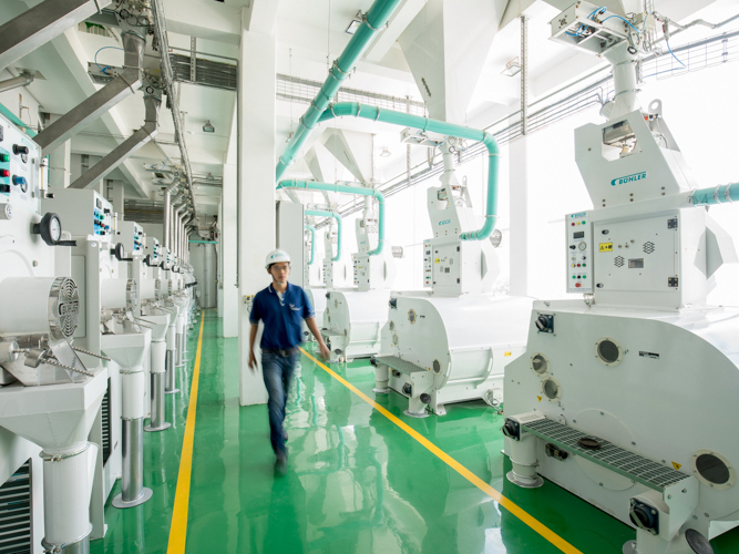 CORPORATE & INDUSTRIAL PHOTOGRAPHY + MOTION
