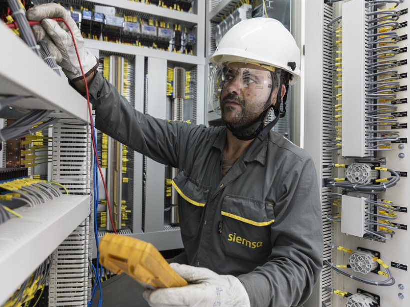 CORPORATE & INDUSTRIAL PHOTOGRAPHY + MOTION