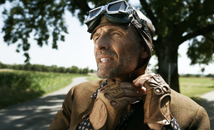 PEOPLE, LIFESTYLE AND ADVERTISING PHOTOGRAPHERS