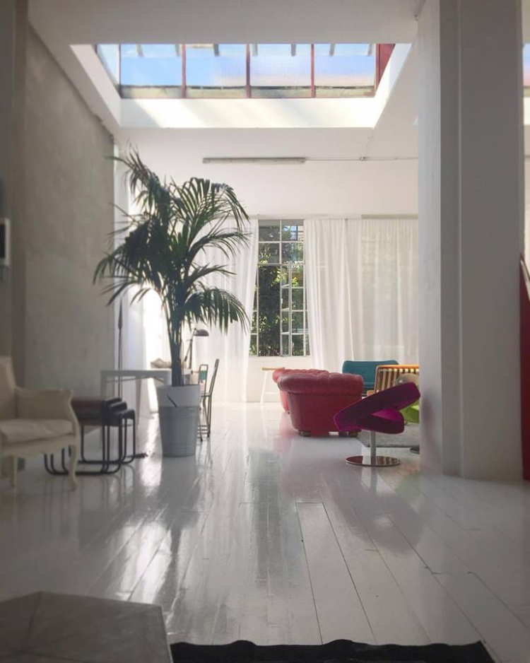 Locations & Photo Studios