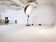 INTERNATIONAL RENTAL STUDIOS