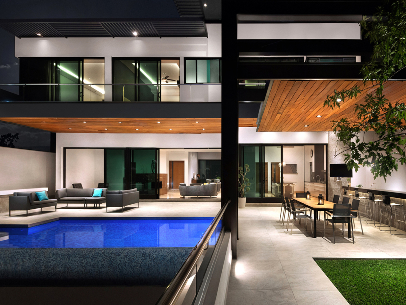 INTERIOR, ARCHITECTURE AND AERIAL PHOTOGRAPHY + MOTION