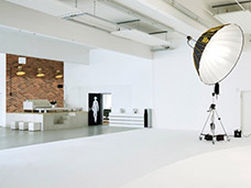 INTERNATIONAL RENTAL STUDIOS