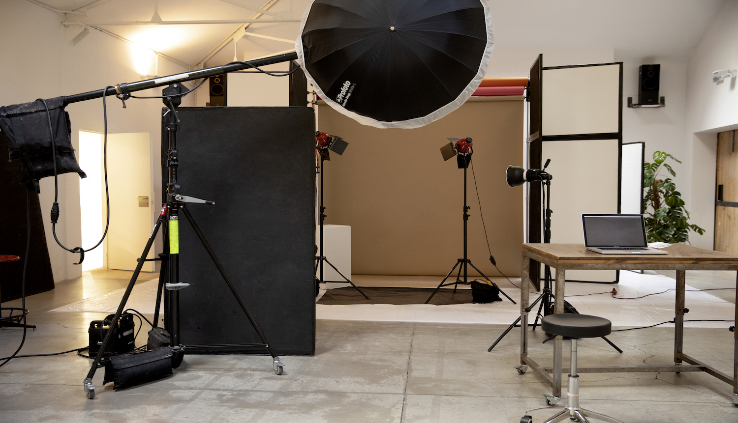 RENTAL STUDIOS & EQUIPMENT RENT