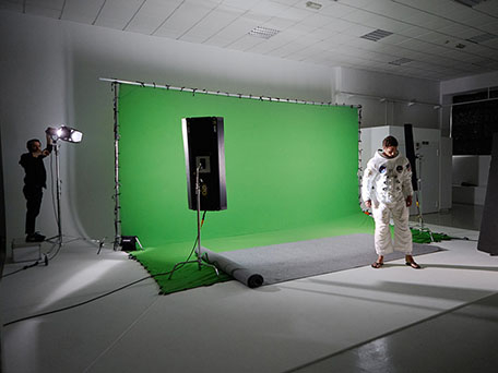 INTERNATIONAL RENTAL STUDIOS