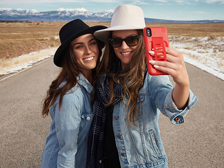 PEOPLE & LIFESTYLE PHOTOGRAPHY + MOTION