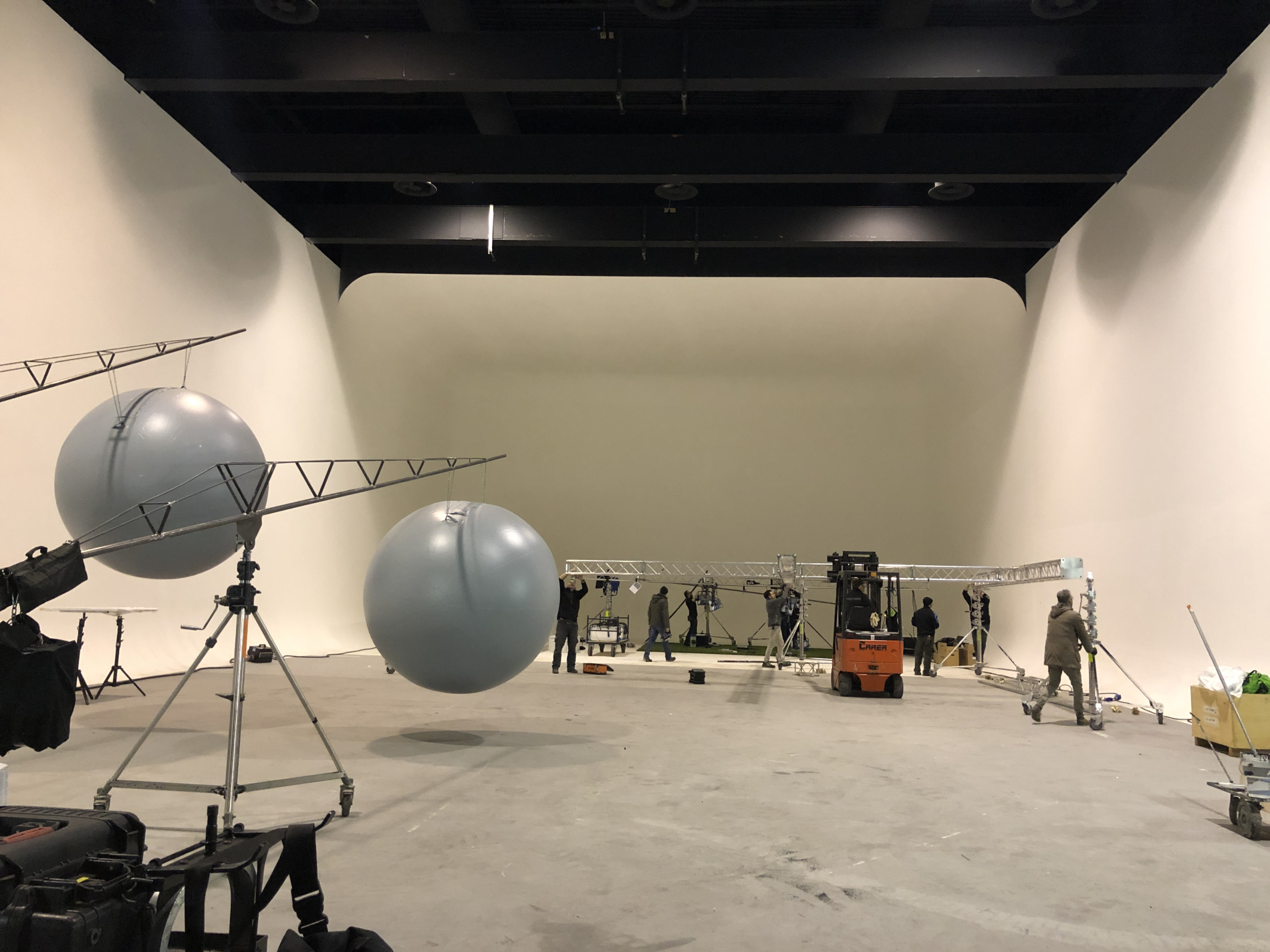 Four Studios Communication