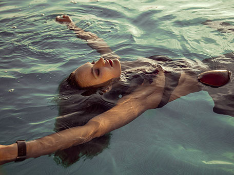 FASHION & BEAUTY PHOTOGRAPHY + MOTION
