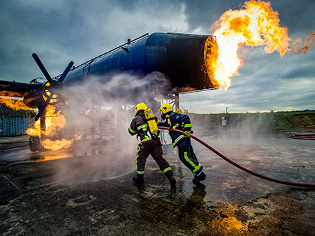 CORPORATE & INDUSTRIAL PHOTOGRAPHY & MOTION